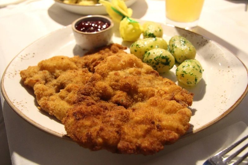 Restaurant & Wirtshaus "Poststube 1327"