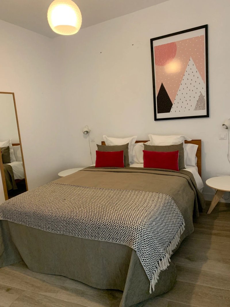 NQN Aparts & Suites