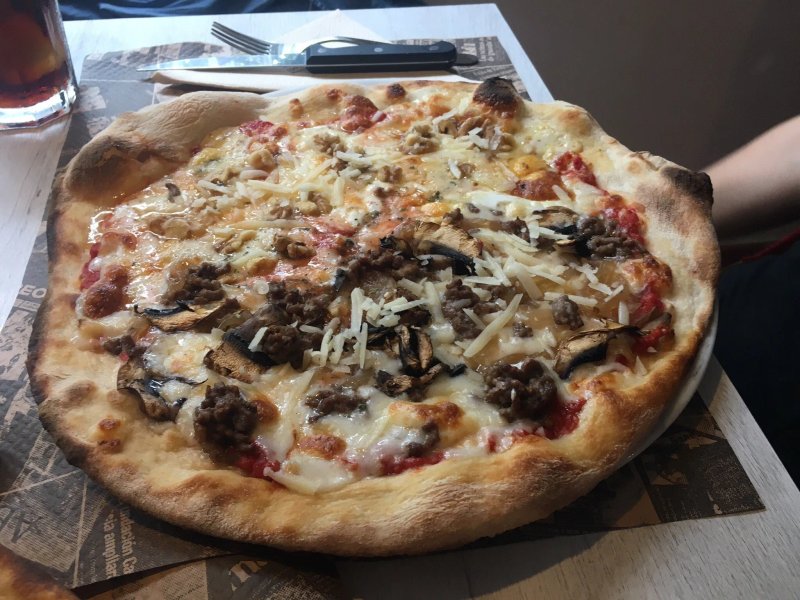 La Fabbrica Pizzeria