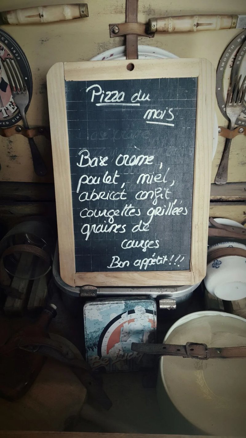 La cucina pizza