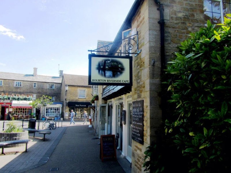 The Riverside Cafe