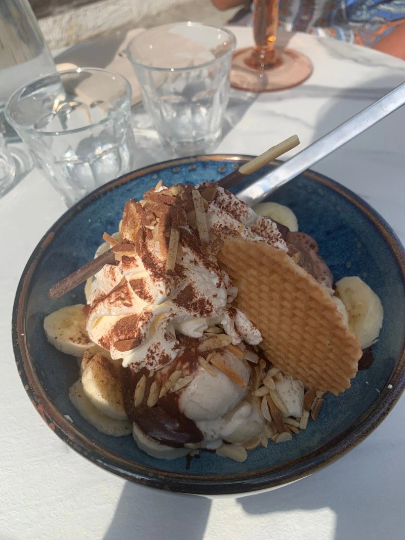Raugi Glacier & Pizzeria