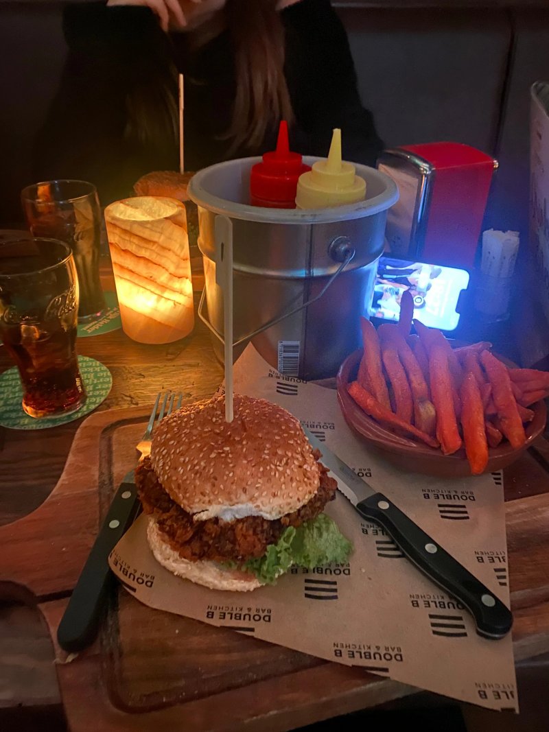 Double B Bar & Kitchen