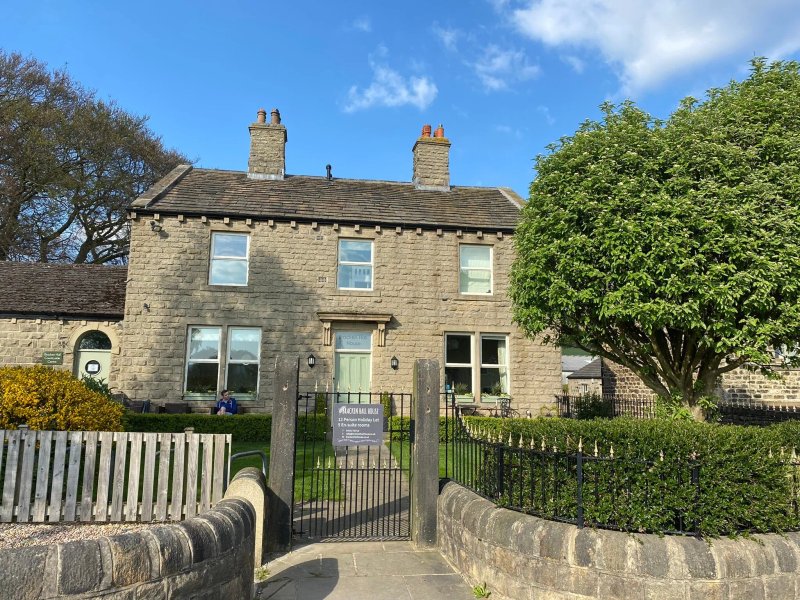 Bracken Hall House B&B or 12 person Holiday Let