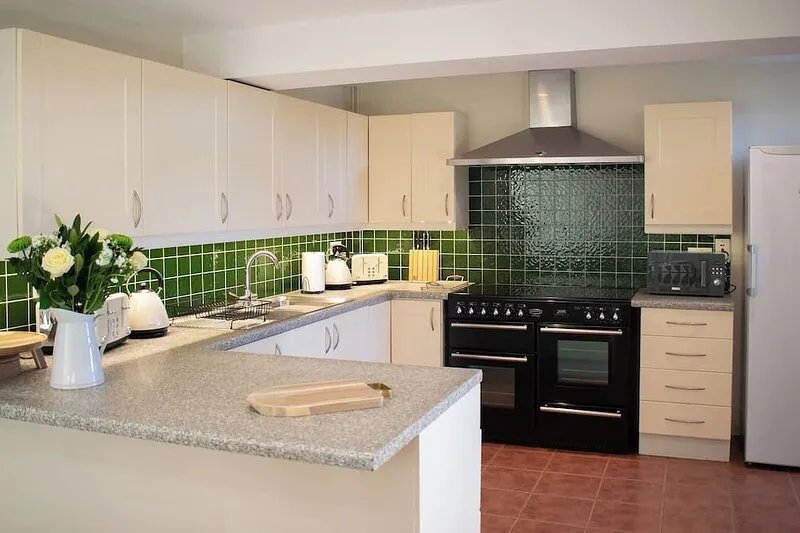 6 bedroom accommodation in Heathcote, near Hartington