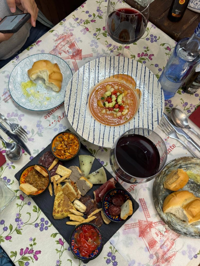 Lo Nuestro - Taperia & Restaurante