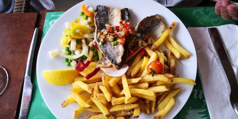 Restaurant des Lacustres et Ripper Bar