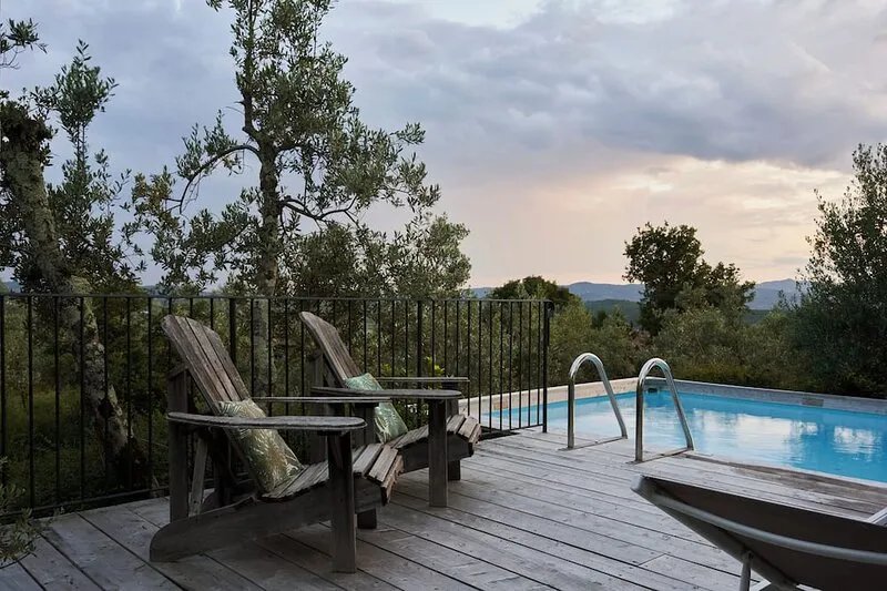 Villa with pool, air conditioning, walking distance to town
