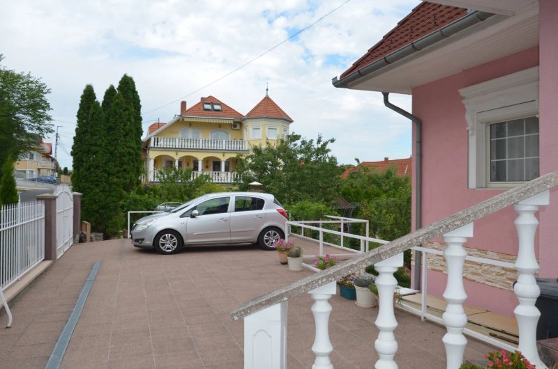 Valloris Apartments