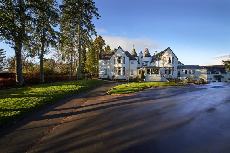 Cairn Lodge