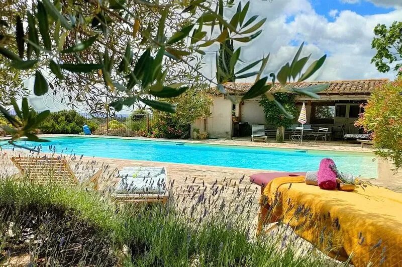 Ferme de la Madeleine farm. 2 semi-detached houses rented together ideal for a