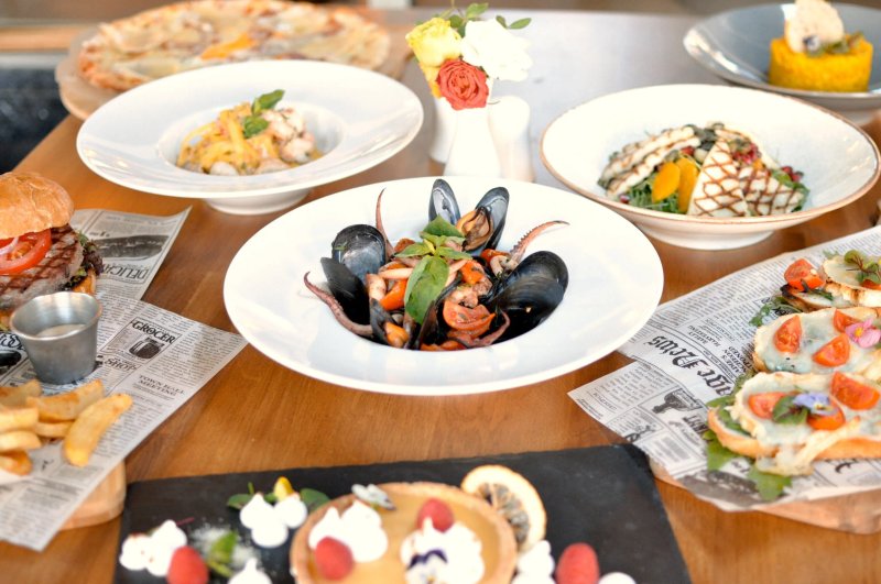 Trattoria Mezzaluna