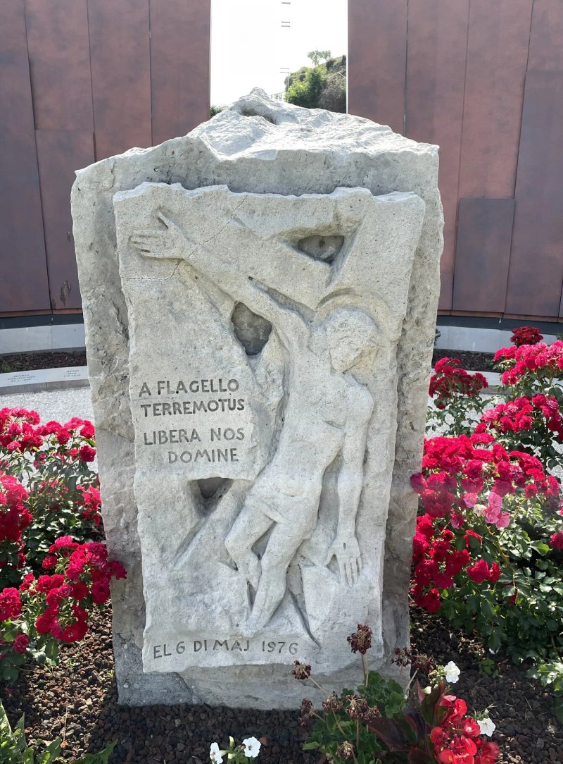Monumento Ai Caduti Colle Di San Martino