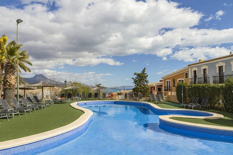 Occidental Pueblo Acantilado