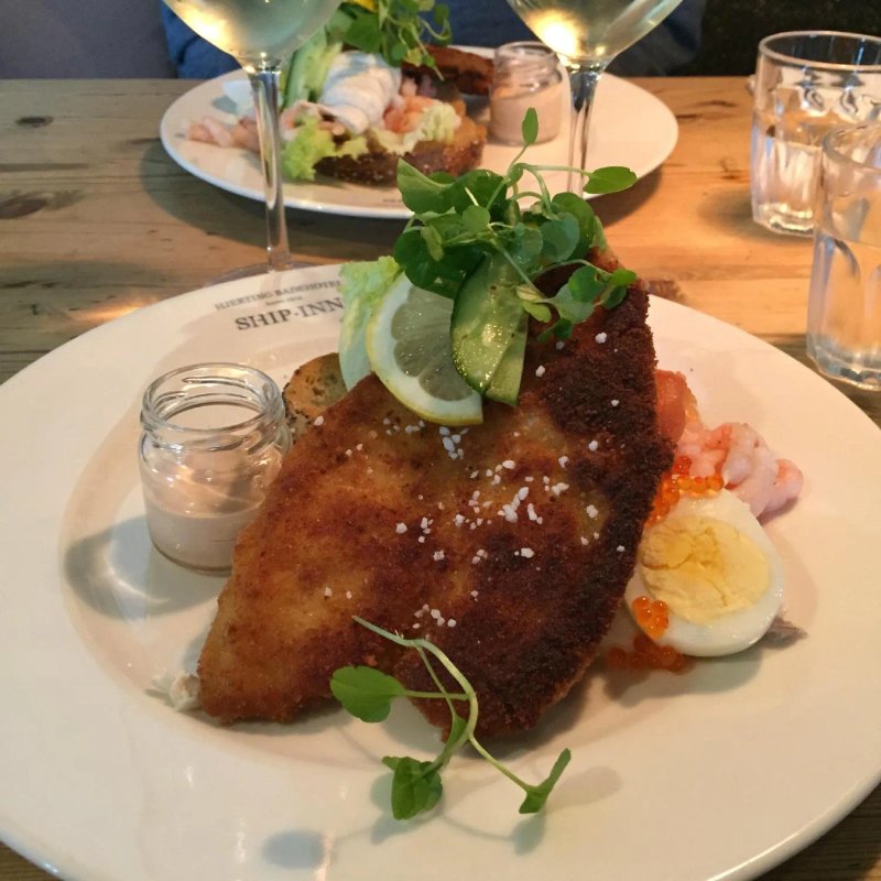 Ship-Inn Pub & Cafe