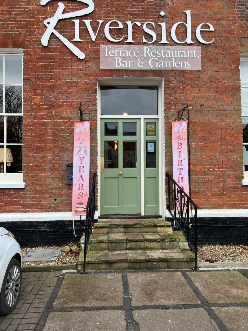 Riverside House Hotel