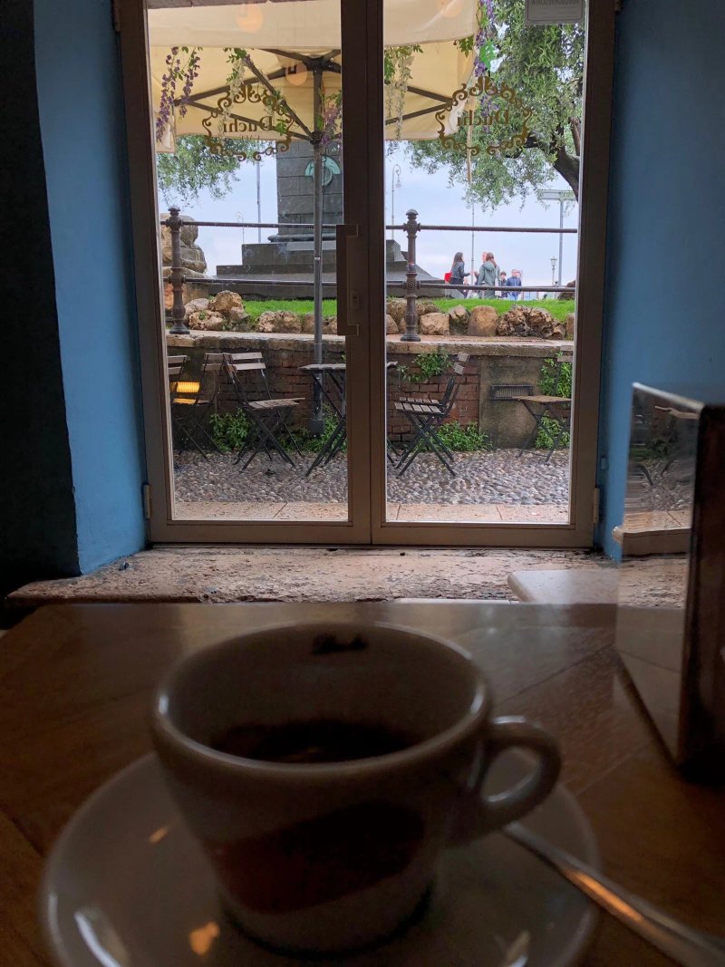 Duchi Cafe