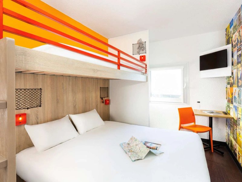 HotelF1 Avranches