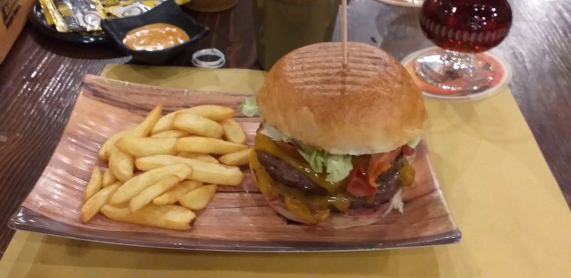Django Burger House