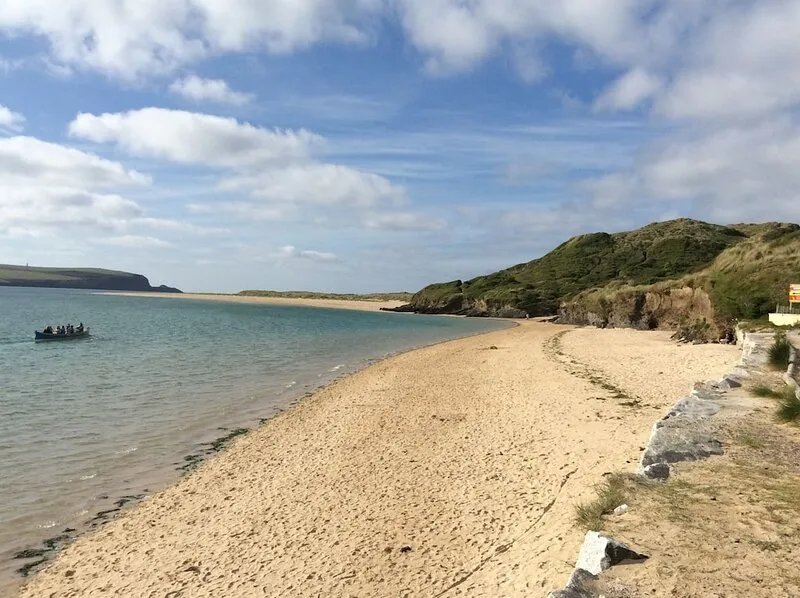 Romantic Break away for  family & dog friendly cottage, off road parking