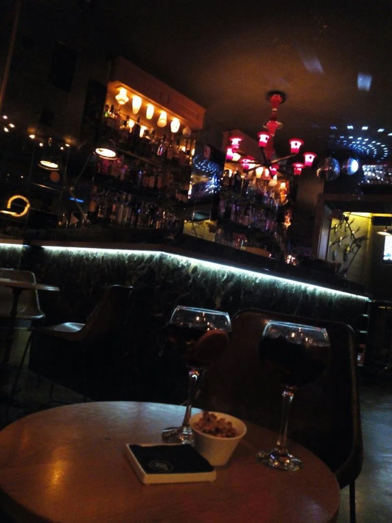 Bar Ginger Leon