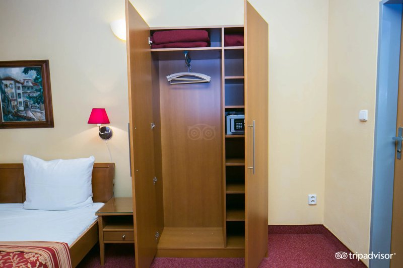 Cloister Inn Hotel