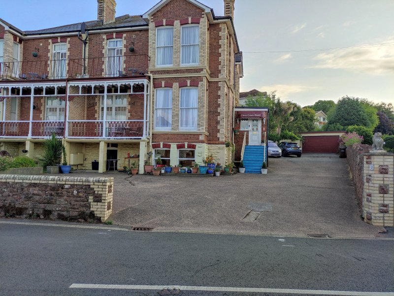 Cleve Court Hotel