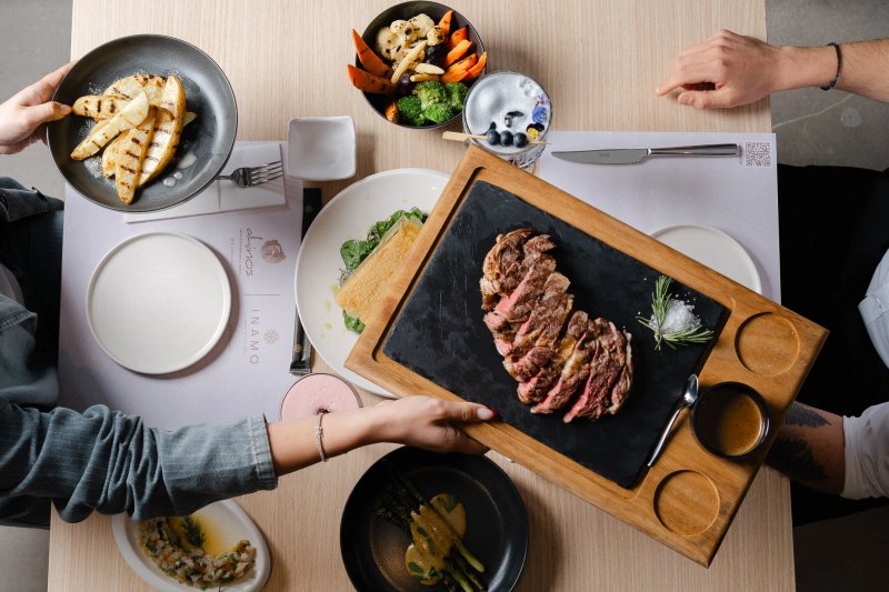 Ahinos Mediterranean & Sushi