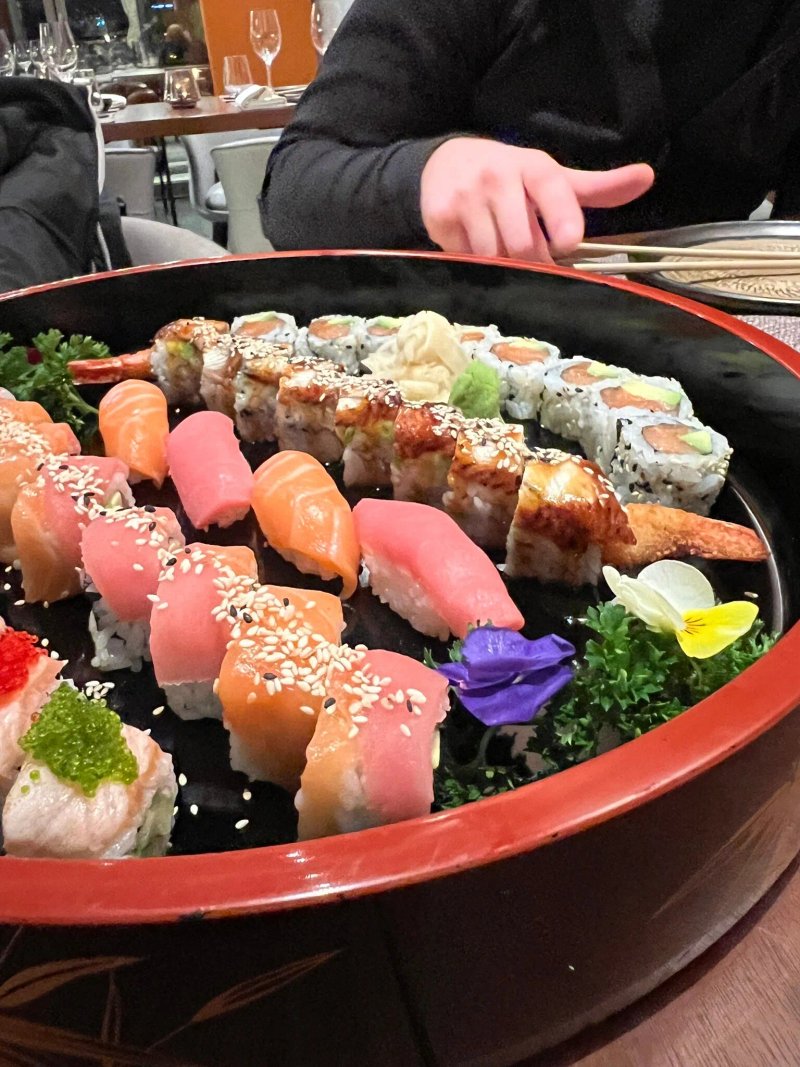 W Sushi Galerija