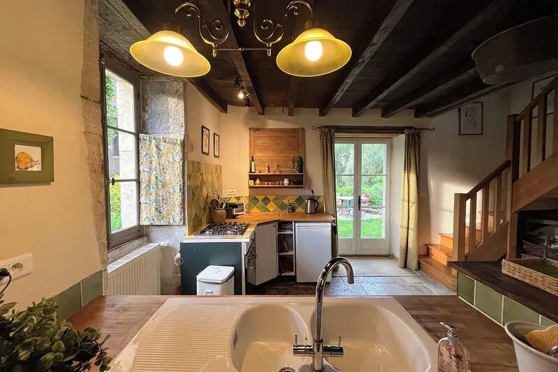 Cottage and private garden - rural bliss for two (or 4 with mezzanine)