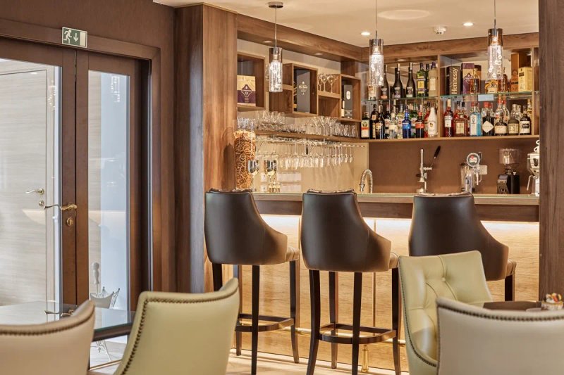 Royal Leaf Restaurant