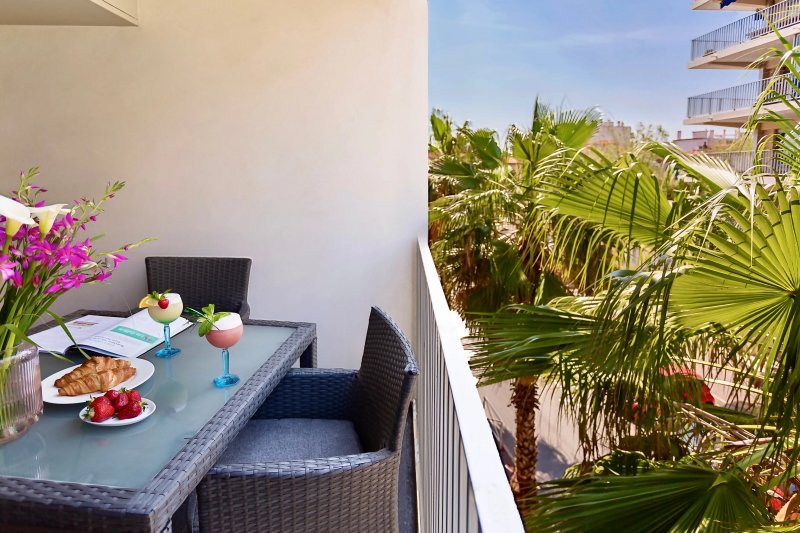 Royal Antibes Luxury Hotel, Résidence, Beach & Spa
