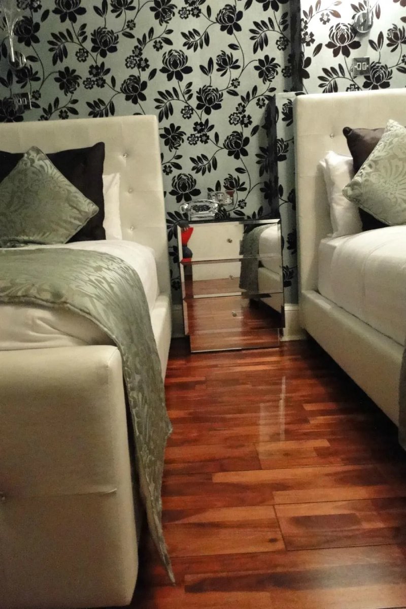 Crompton Guest House