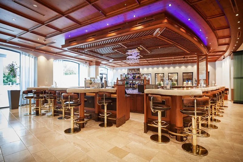 Edelweiss Bar & Lobby