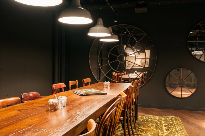 Ruby Hanna Hotel & Bar