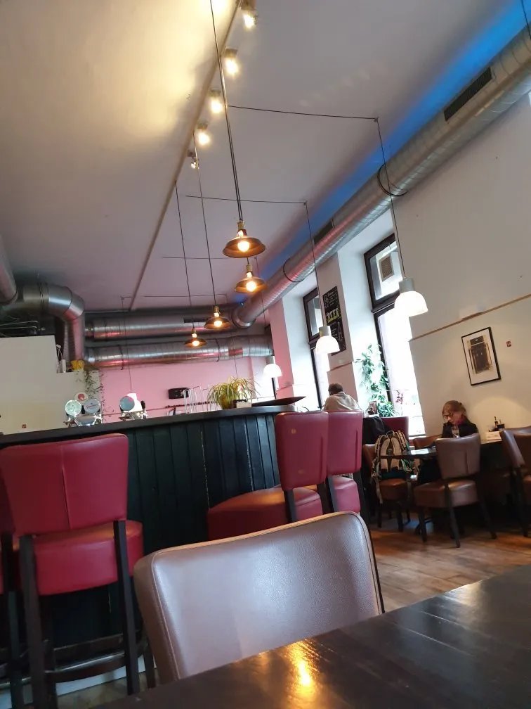 Gundis Cafe & Restaurant