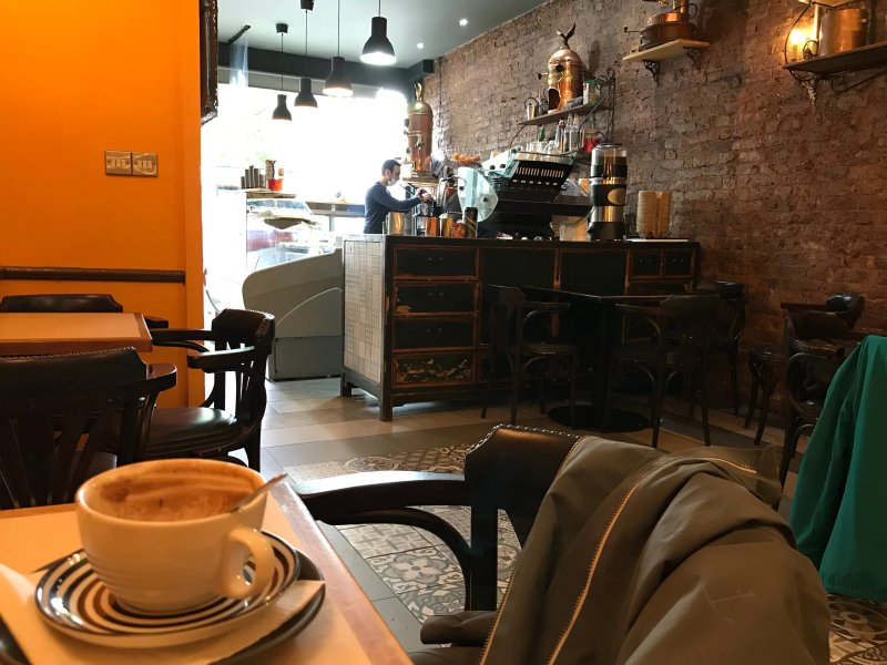 L'Hirondelle Coffee Shop