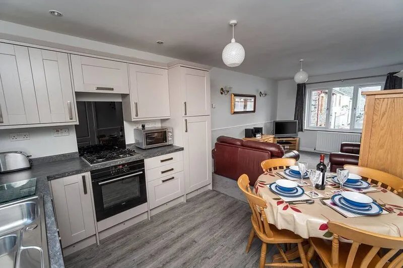 Alison's View -  a maisonette that sleeps 4 guests  in 2 bedrooms
