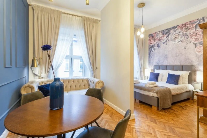 MR 3 Apartments