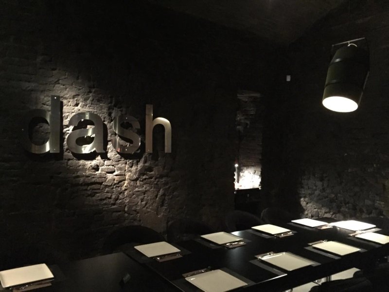 Dash Cocktail Bar & Street Food