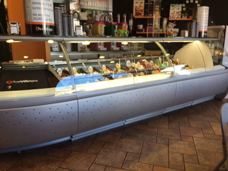 Bar Gelateria Ice Village