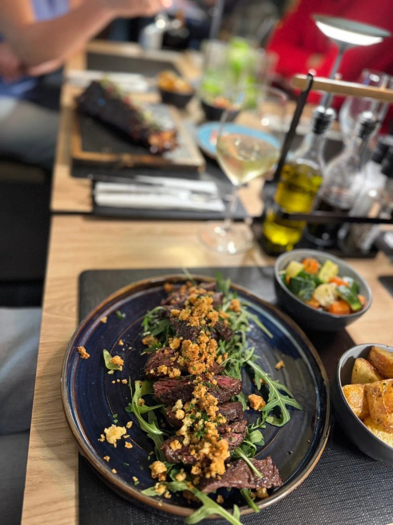 Lou’s Bistro