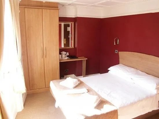 The George Hotel