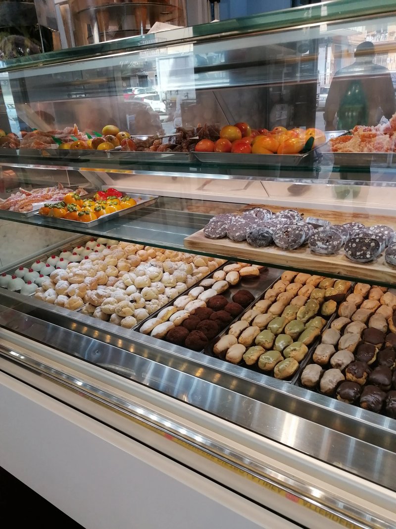 Rizzo Coffee Food and Cake Shop