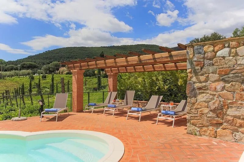 Villa / Independent home in Vicopisano with 4 bedrooms sleeps 8