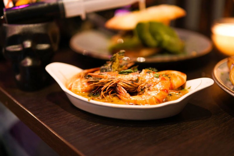 Issa Vibe Restaurant & Bar