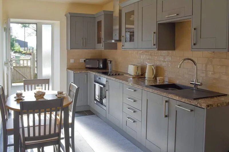 2 bedroom accommodation in Cwm Cyfnal