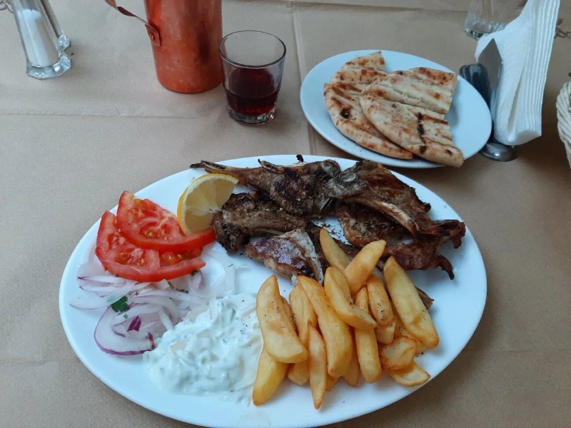 Erythros Grill