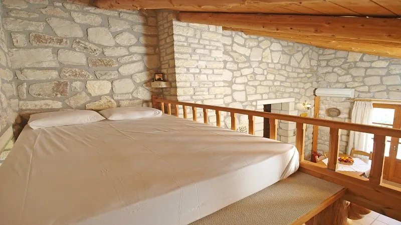 Gerolakos Country houses