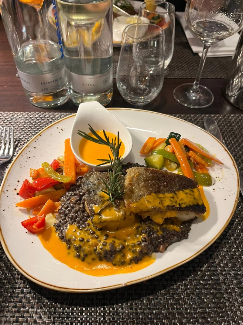 Roy's Restaurant